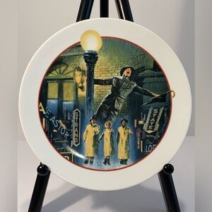 Vintage Plate- Images of Hollywood Collection “Singing in the Rain”